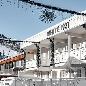 White 1921 **** Courchevel